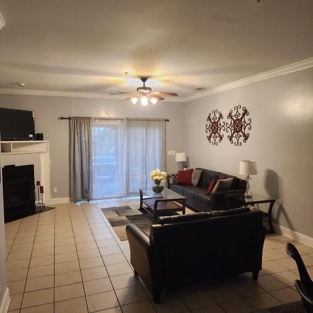Private Room Balcony And Bathroom In Charleston Exterior foto