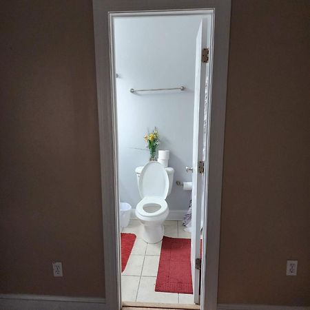Private Room Balcony And Bathroom In Charleston Exterior foto